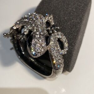 Striking Crystal lizard bracelet